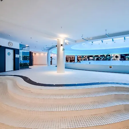 Ans Hanza Tower No 701 - Swimming Pool, Sauna, Jacuzzi, Viewing Terrace