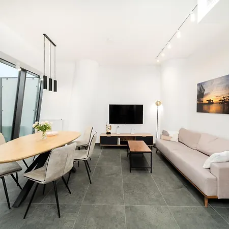Apartment Hanza Tower No. 701 - Swimming Pool, Jacuzzi, Terrace Szczecin