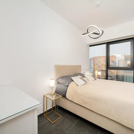 Hanza Tower No. 701 - Swimming Pool, Jacuzzi, Terrace *