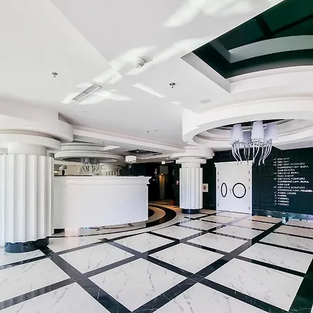 Апартаменти Ans Hanza Tower No 701 - Swimming Pool, Sauna, Jacuzzi, Viewing Terrace