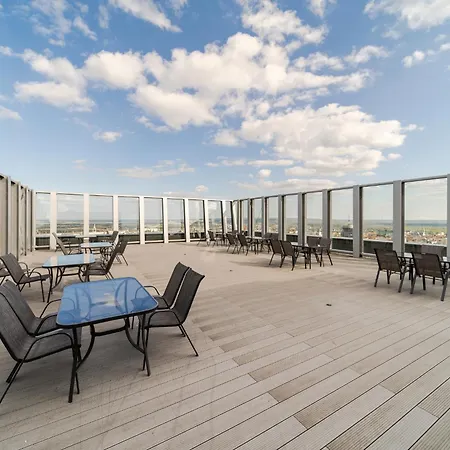 Hanza Tower No. 701 - Swimming Pool, Jacuzzi, Terrace Apartment