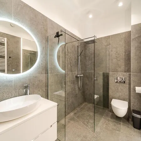 Hanza Tower No. 701 - Swimming Pool, Jacuzzi, Terrace *