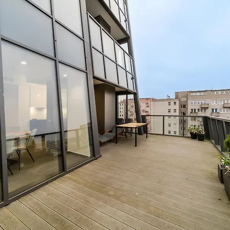 Hanza Tower No. 701 - Swimming Pool, Jacuzzi, Terrace Apartment *
