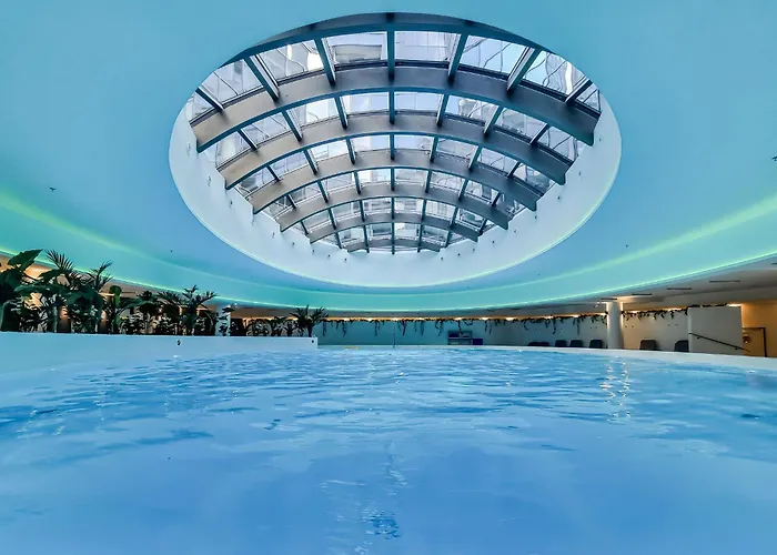 Ans Hanza Tower No 701 - Swimming Pool, Sauna, Jacuzzi, Viewing Terrace Apartment *